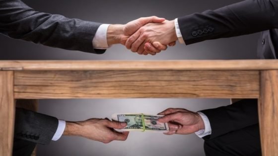 النزاهة تضبط 9 متهمين في مرور كربلاء وشركة متعاقدة بتهمة تلقي رشاوى