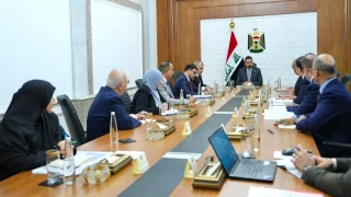 الزيدي يوجه بمعالجات عملية للتحديات المالية والنقدية