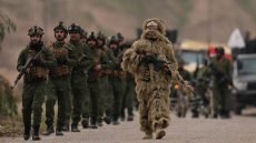 ضباط الجيش سيدخلون الهيئة تغيير ملابس الحشد والرتب والشارات.. نقل وتقاعد بالقرعة و5 قرارات أمام بغداد