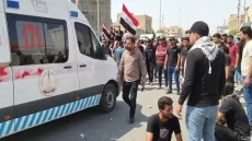 الحرارة تُسقط متظاهرين.. إغماءات خلال تظاهرة تربوية في البصرة