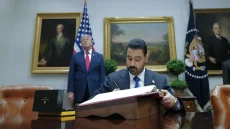 الزيدي يحمل تعهدات جديدة بشأن سلاح الفصائل مستبقاً مهلة 30 أيلول وترامب  يدعو بغداد إلى الشفافية مع واشنطن 