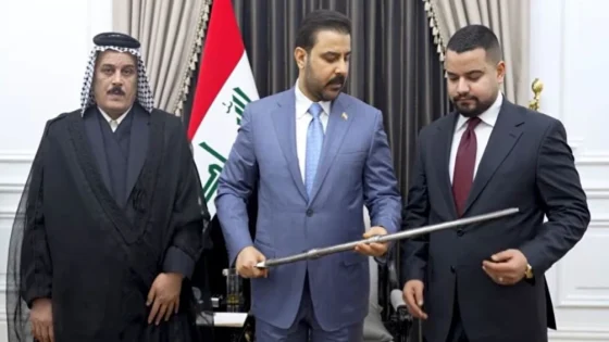 من اليوم، “جندياً من جنود الدولة”..الزيدي يوجّه بحماية المبلغ عن فساد وكيل وزارة الصناعة ويهديه سيفاً