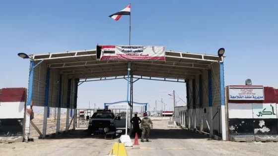 العراق يغلق منفذاً وباكستان توقف الشاحنات… ضغط أكبر على تجارة إيران