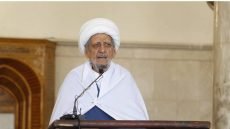 لا تنجروا خلف “مشايخ الدنيا”..مسجد الكوفة يحذر من تصدر “الجهلاء” ويدعو للتصدي للعناوين الخداعة